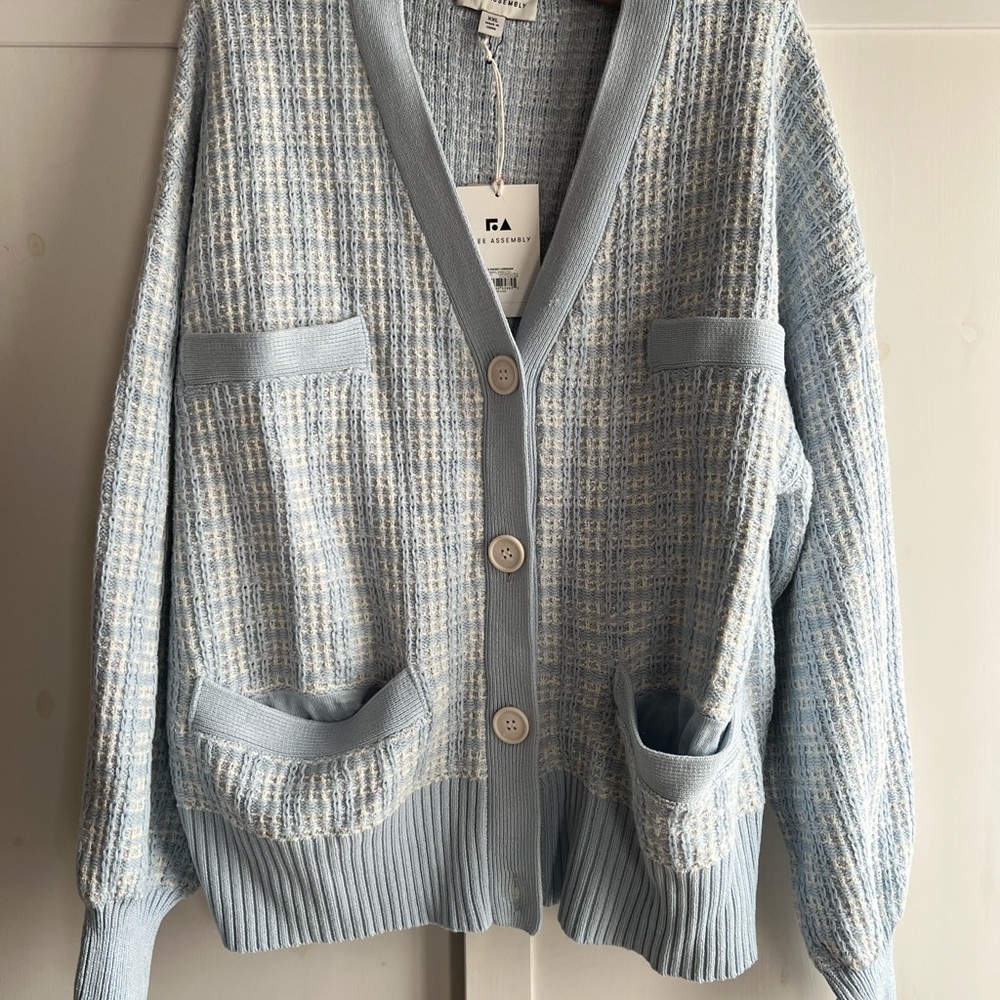 Free Assembly Walmart Lady Sweater Light Blue Plaid Cardigan XXL NWT